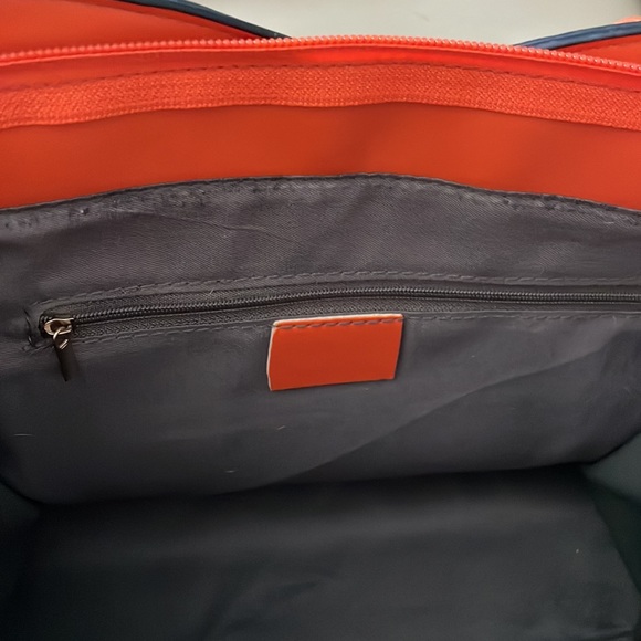 Small Tote Style Purse with Removable/Adjustable Shoulder Strap - Picture 5 of 7